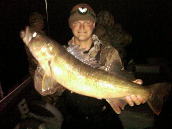 32.5 inch walleye 2011