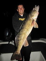33 inch 13lb walleye 2013